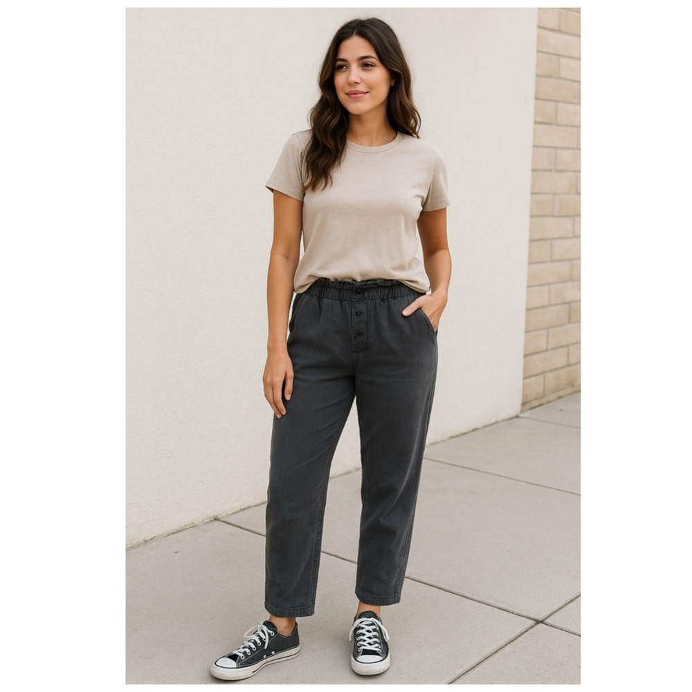 SOMETHING NAVY Ruffle Waist Cropped Sweatpants Black Joggers Size L NWT